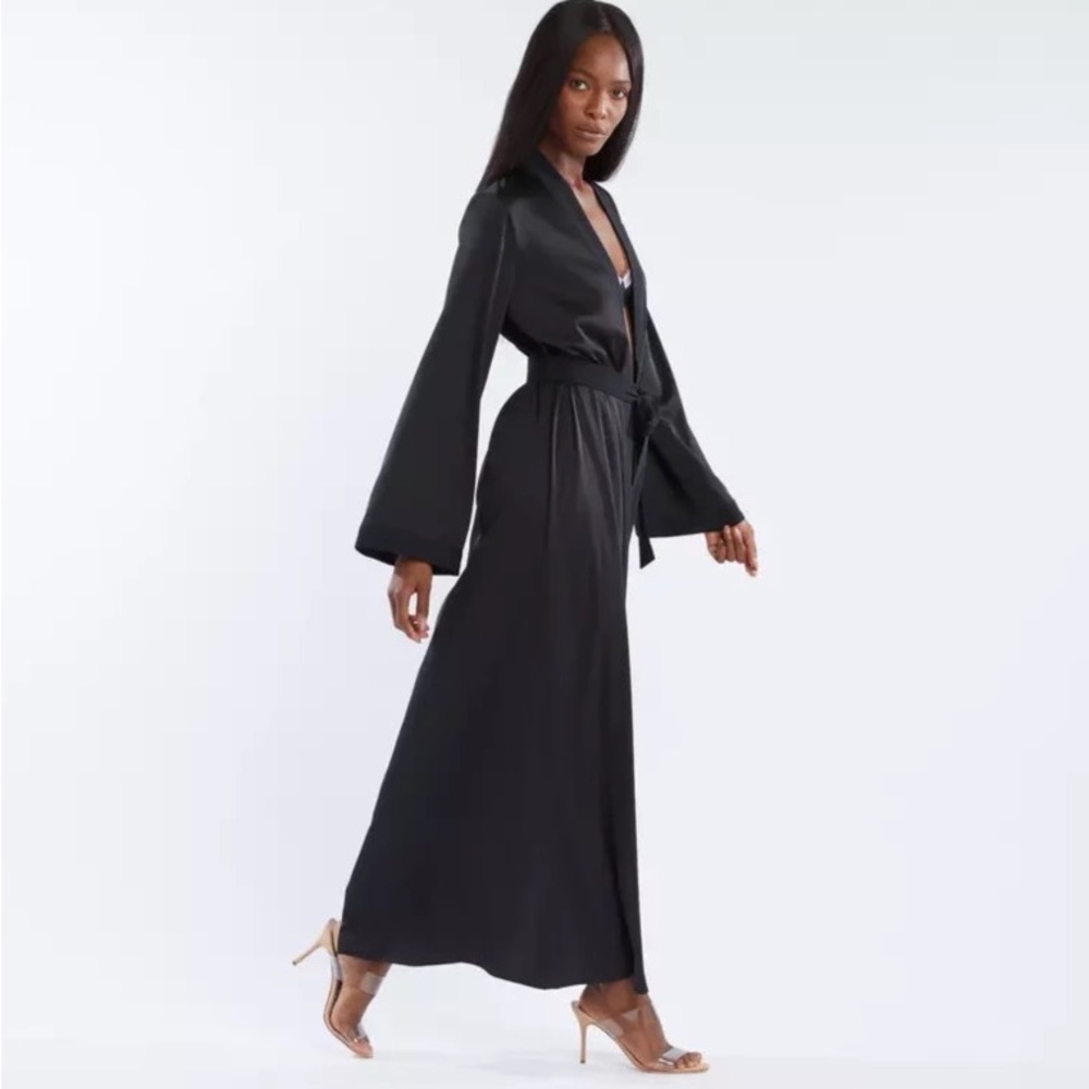 🖤 Savage X Fenty Maxi Silk Robe 🖤